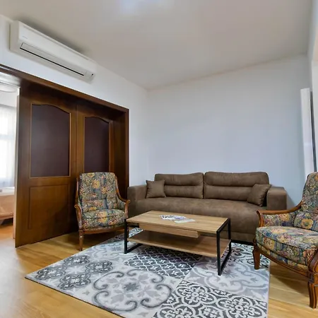 Apartment Central *